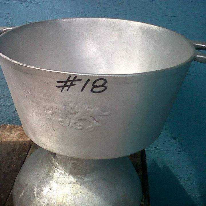 #18 DUTCH POT flat bottom - Sweet Jamaica Shopping